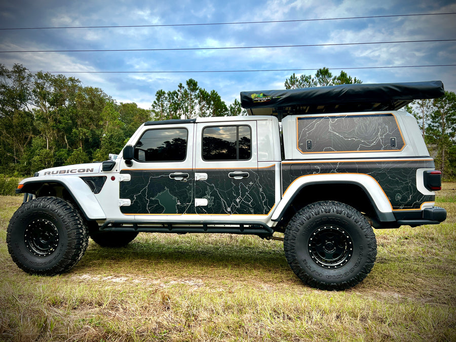 A Sticky Vinylz kit on a Jeep